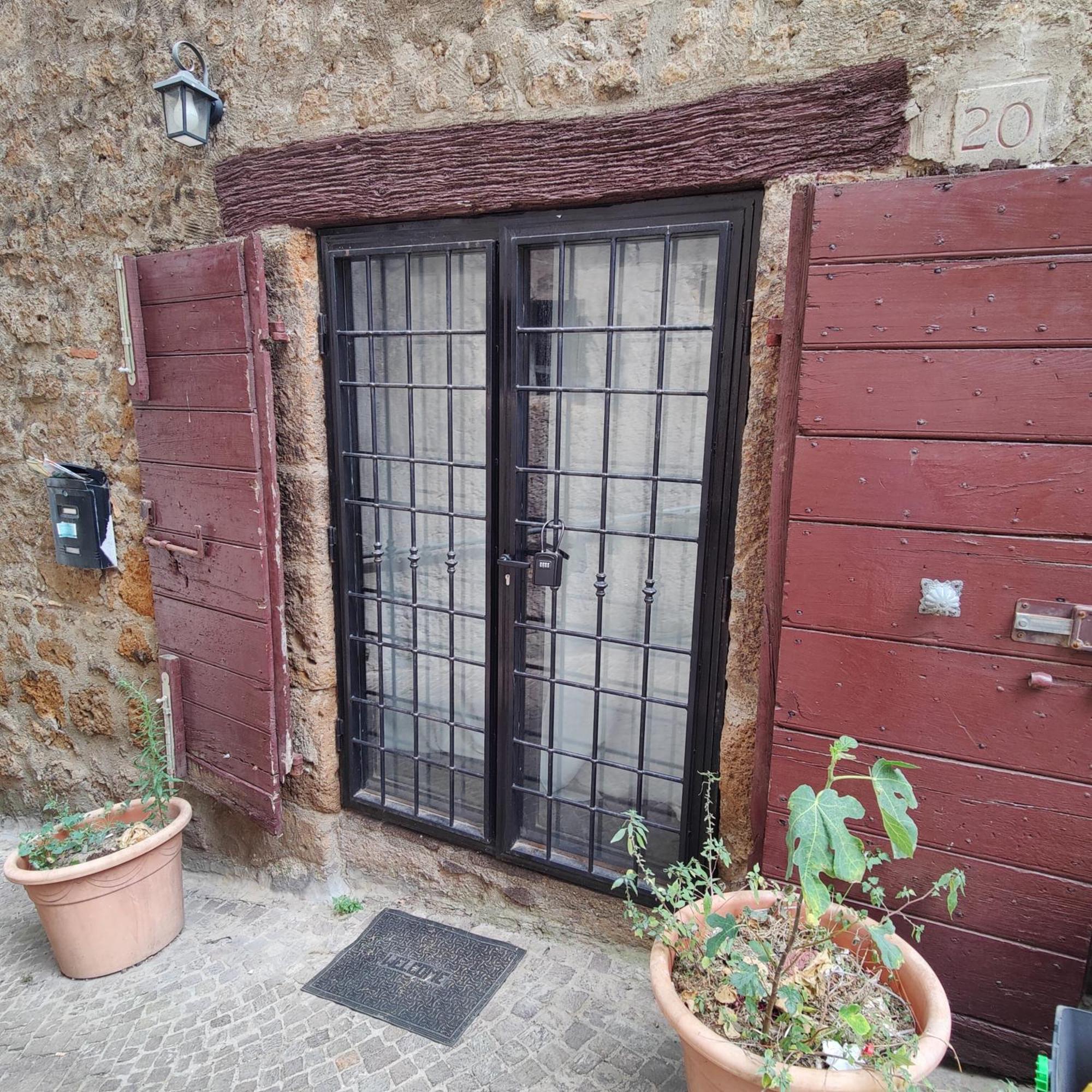 Maestosa Roccaforte Dei Principi, 3 Piani Tutti Per Voi! Сутри Экстерьер фото